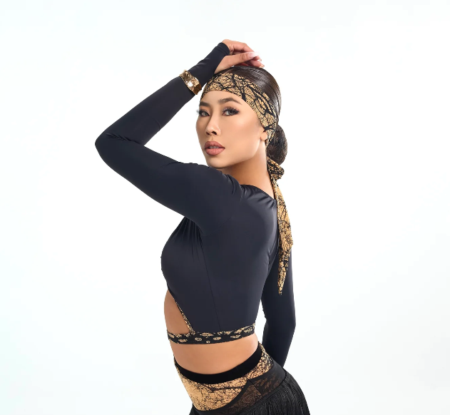 Amber Vine Design Long-Sleeved Top